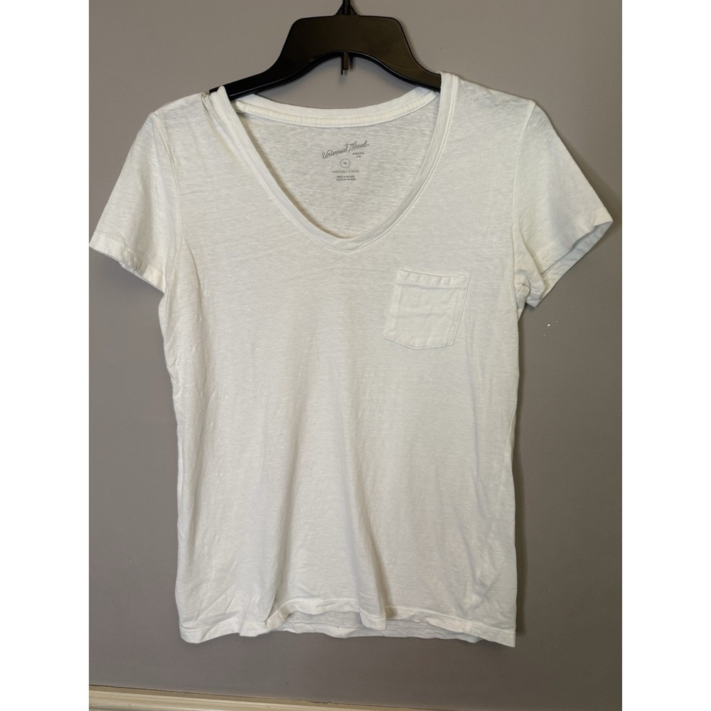 Universal Thread Shirt, Women's Size XS, White,‎ Monterey V-neck
